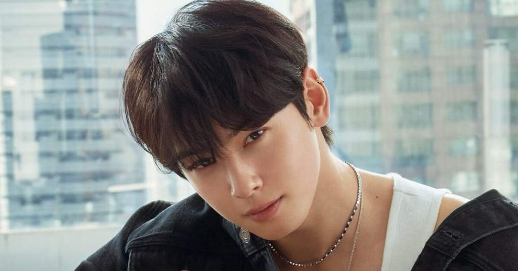 Cha Eunwoo ASTRO saat menjalankan tugas dinas wajib militer di Korea Selatan