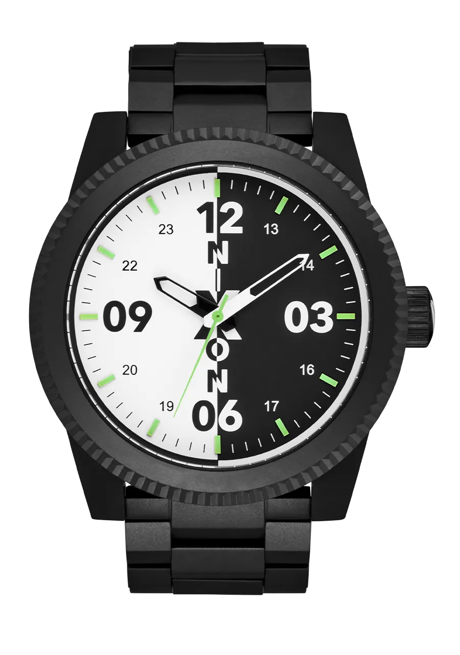 Jam tangan pria Corporal Stainless Steel warna hitam putih dari Joy368