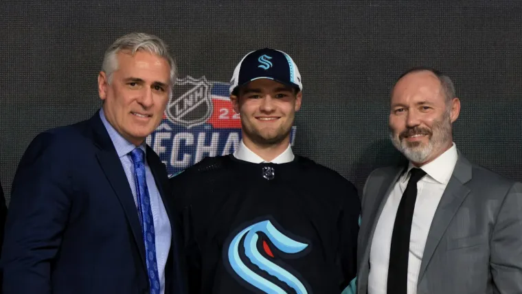 Pemain hoki es Shane Wright terpilih di urutan keempat oleh Seattle Kraken pada kompetisi NHL Draft