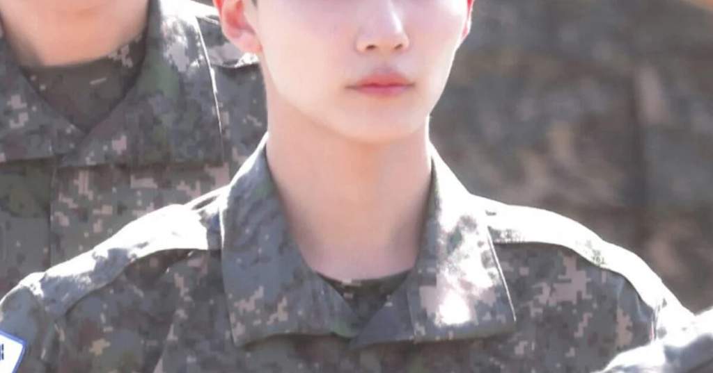 Jeonghan SEVENTEEN yang baru saja menyelesaikan tugas wajib militer di Korea Selatan