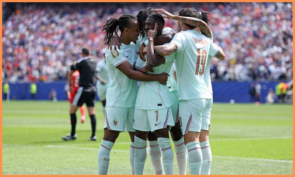 Penyerang France Ousmane Dembele melakukan selebrasi setelah mencetak hat-trick melawan Norway