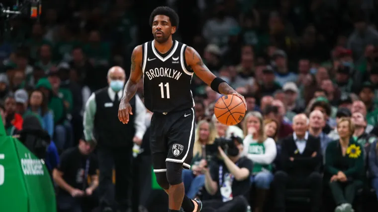 Kyrie Irving saat bertanding melawan Boston Celtics di TD Garden